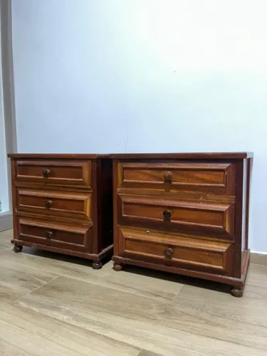 Par de Mesinha de Cama em Madeira Maciça - 3 Gavetas Excelente Qualidade Criado-Mudo