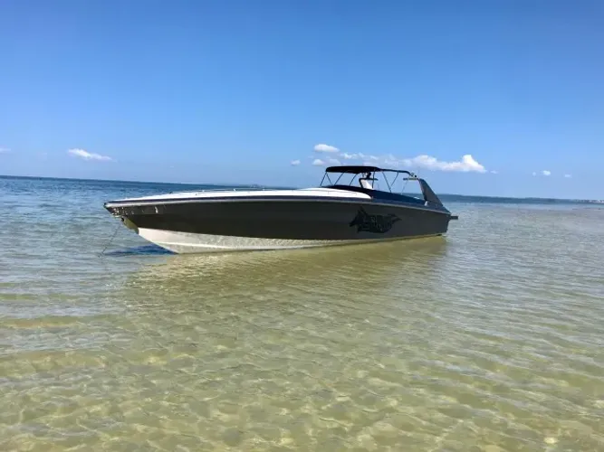 Lancha Scarab 38' Intermarine 2001 - Motor Volvo D4 300hp