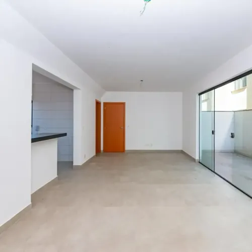 Área Privativa com 3 quartos, 111 m² - Minas Brasil