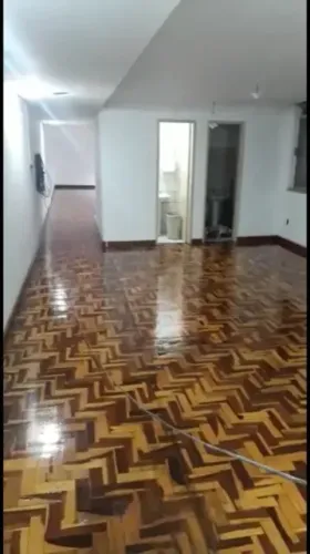 Sala Comercial p/ aluguel e venda tem 104 m² em Centro Histórico - Porto Alegre - RS