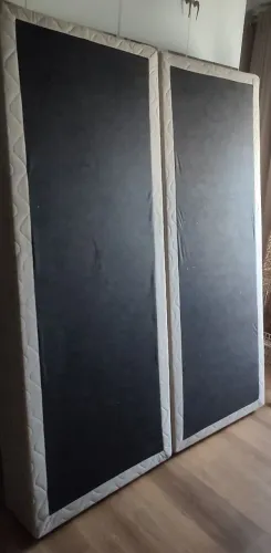 Base de cama casal. Pode ser 2 de solteiro. Sem colchão. Só às bases.