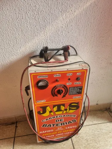 CARREGADOR DE BATERIA JTS