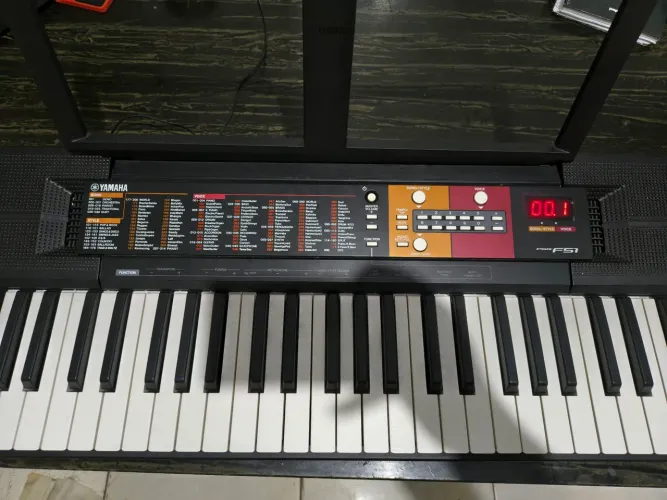 Teclado Yamaha PSR-F51