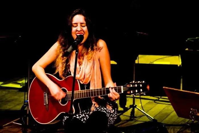 Aulas de canto popular ONLINE - do iniciante ao avançado 