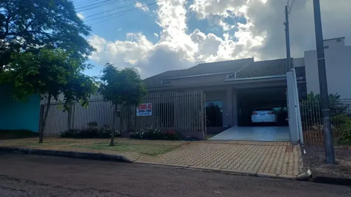 Casa para venda possui 212 metros quadrados com 3 quartos em Universitário - Cascavel - Pa