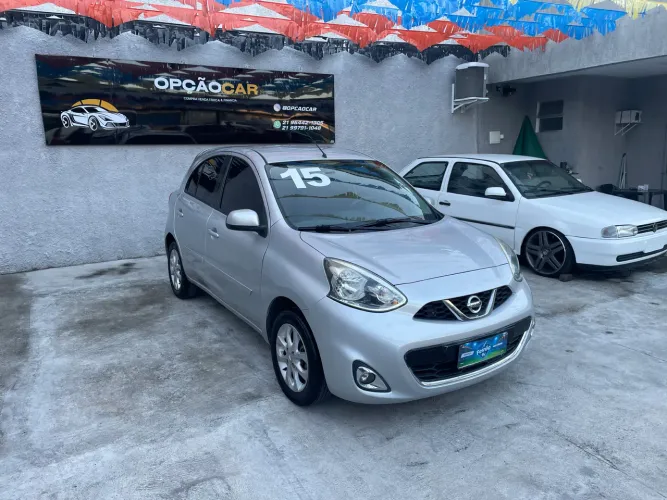 Nissan March SV 1.0 12V Flex 5P 2015