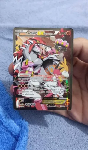 Carta rara de pokémon Groudon EX da equipe magma