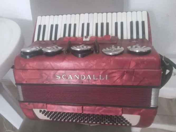 Acordeon scandalli 120