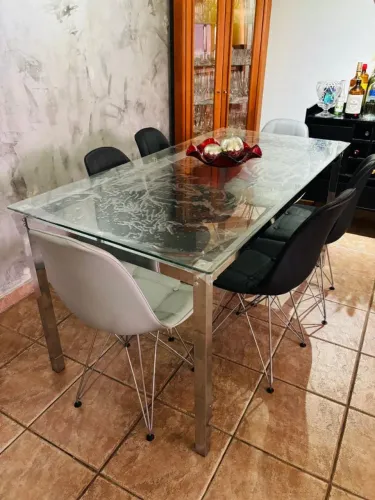 Mesa de Jantar tampo de Vidro com Base em Aço Inox + 6 Cadeiras - Seminovo