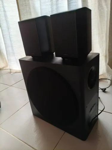 Soundbar Samsung HW-Q930, 9.1.4 Canais - Dolby Atmos Sem Fio - Impecável