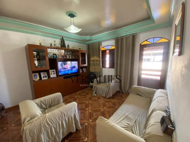 Casa á venda com 5 quartos, 04 banheiros, 02 vagas de garagem, 280 m² - Bairro Vista do So
