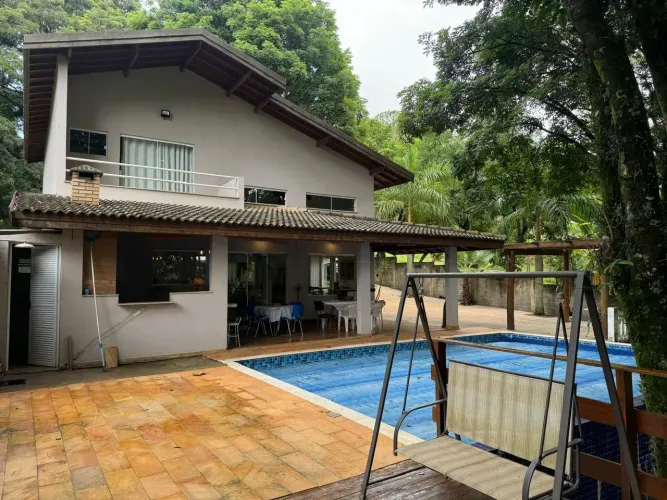 Chácara Alto padrao 3.000m2, casa de 200 metros quadrados com 3 quartos