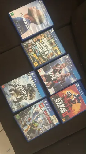 Jogos PS4 semi novos 