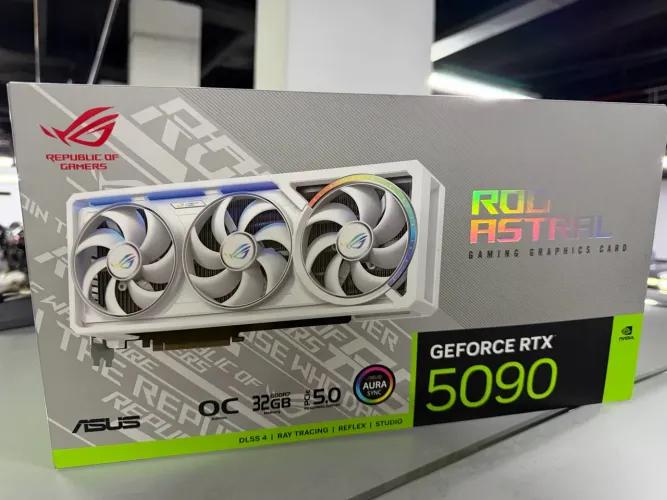5090 ROG astral Lacrada