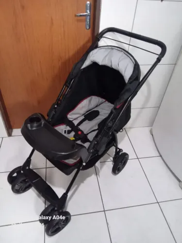 Carrinho de bebê galzerano semi novo unissex