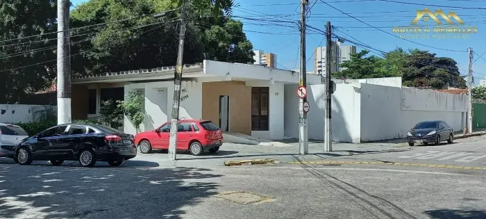 Imóvel comercial na Av. Barão de Studart, próximo ao Fujisan.