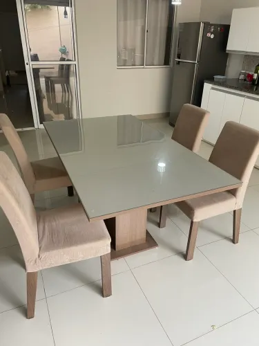 Conjunto Sala de Jantar Mesa Tampo de Vidro + 4 Cadeiras- Avril Madesa