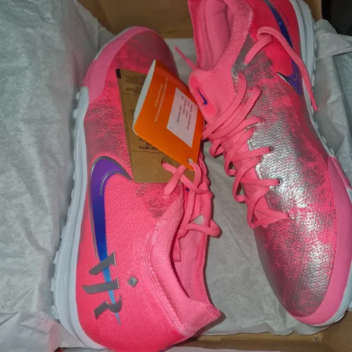 Chuteira society Nike