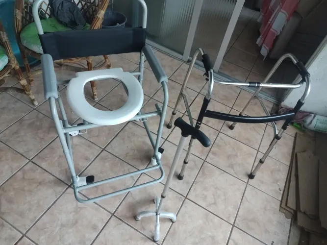 Kit Idoso! Bengala, Andador Apoio, Cadeira de Rodas Higiênica