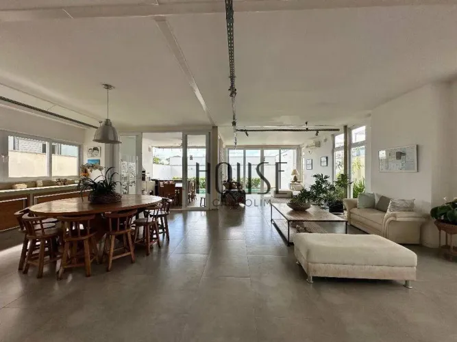 Casa com 4 dormitórios para alugar, 320 m² por R$ 10.852,00/mês - Condomínio Residencial V