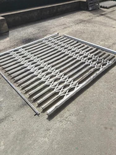 Grade Pantográfica de Metal Maciço (2,20m x 2,00m) - Ideal para Segurança