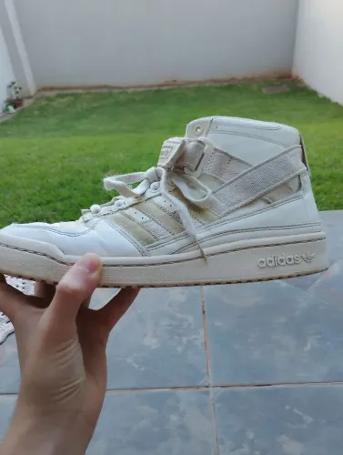 Vendo tênis adidas