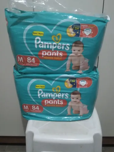Fralda Pampers Pants M 84und R$ 100,00 (pacote)