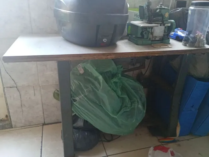 ?vendo uma máquina de overloque semi nova