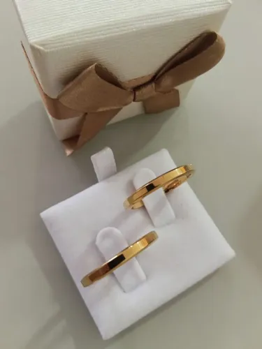 Par alianças de noivado e casamento