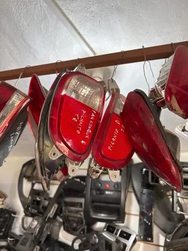 Luz de ré esquerda e direita kia Picanto 2012