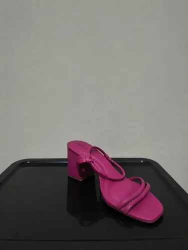 Vendo saltos feminino