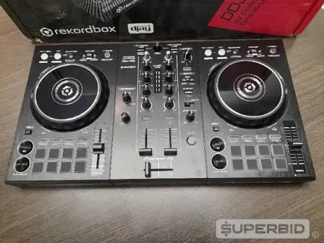DDJ 400 NOVA SEM DETALHE COM CABOS COMPLETO