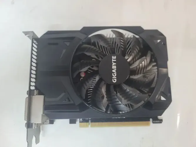 Placa de video r7 360 2gb