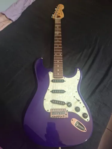 Guitarra Phoenix + Amplificador Mackintec novo + Cabo