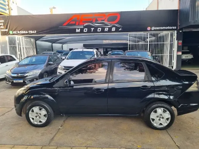 Ford Fiesta Sedan SE 1.6 8V Flex 4P 2014
