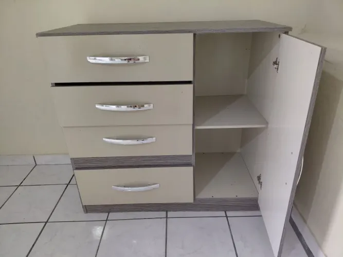 CÔMODA FUNCIONAL PARA QUARTO!