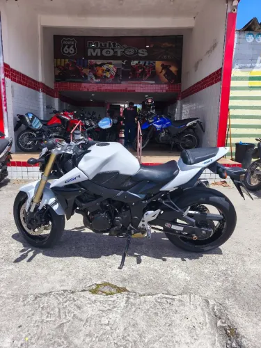 Suzuki GSR 750-ABS. Ano:2014. Km:60.000. R$:33.900.