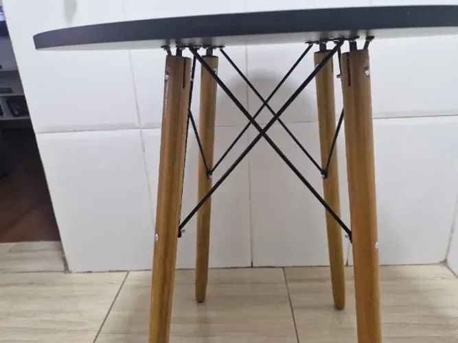 Mesa Eiffel Redonda 70cm para Sala De Jantar