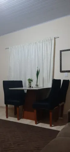 Vende se essa mesa em perfeito estado para uso