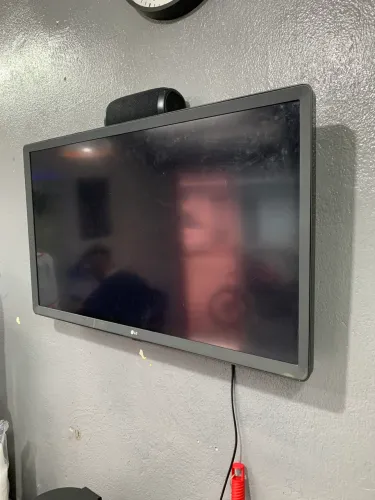 TV Smart 32? LG (com defeito na imagem)