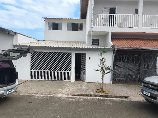 Aluga-se Sobrado Parte de Cima com 03 dorm. no Jd. Res. Firenze - Ótimo preço