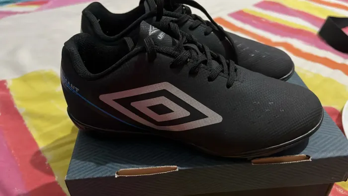 Chuteira Umbro