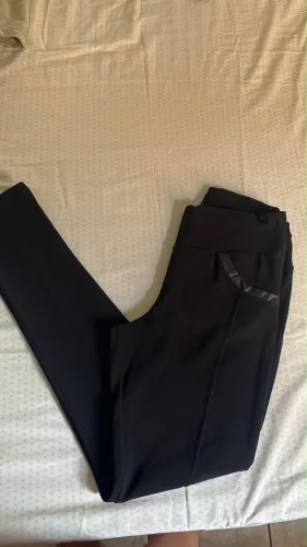 Leg preta tamanho M