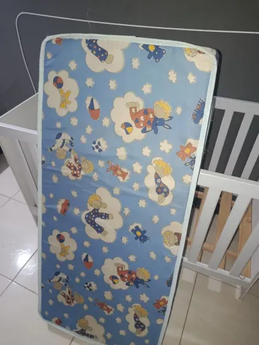 Vendo berço com colchão com apenas um mês de uso em perfeito estado