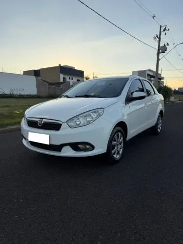 Fiat Grand Siena Attrac. 1.4 EVO F.flex 8V 2013