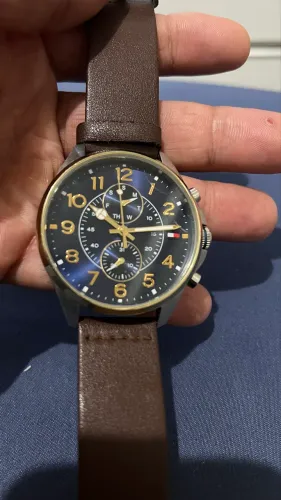 Relógio exclusivo Tommy Hilfiger 600$ para sair rapido aceito cartão ..