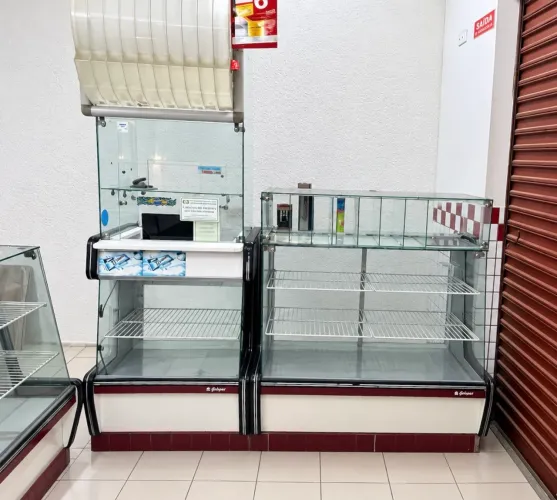 BALCÃO EXPOSITOR + BALCÃO REFRIGERADO + BALCÃO CAIXA COM EXPOSITOR PARA COMÉRCIO