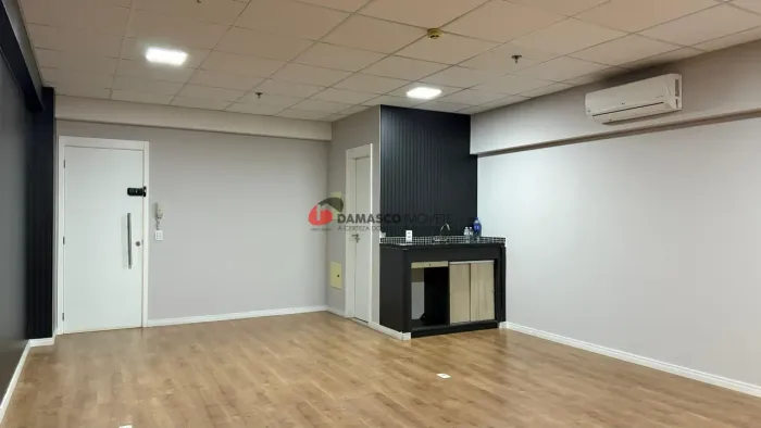 Sala Comercial em Cerâmica
