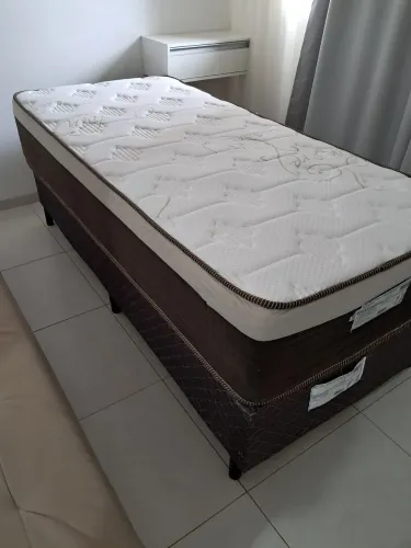Colchão Solteiro Gazin Molas Ensacadas + Box Baú
