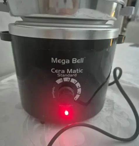 Aquecedor de cera p depilação mega bell Junior 
